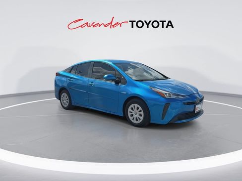 Used 2019 Toyota Prius LE FWD image 2