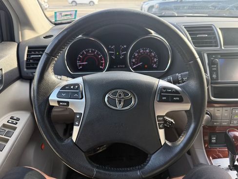 Used 2013 Toyota Highlander Limited image 15