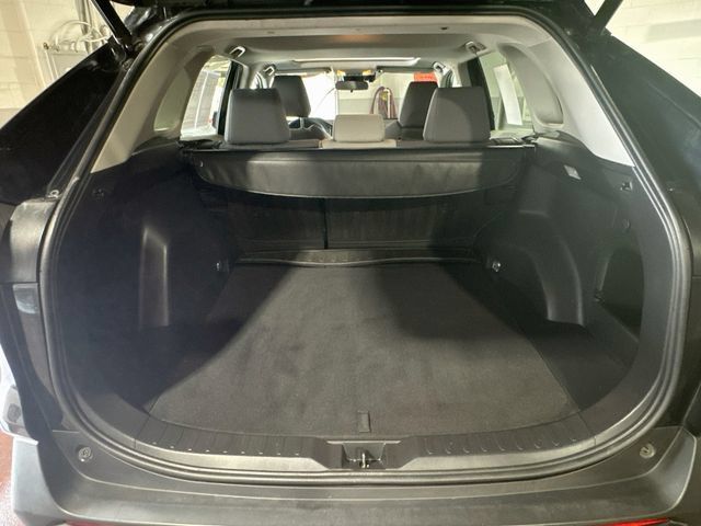 Used 2020 Toyota RAV4 XLE w/ Convenience Package AWD/4WD image 26