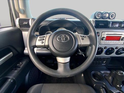 Used 2014 Toyota FJ Cruiser 4WD w/ Convenience Package image 6