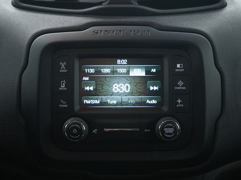 Used 2016 Jeep Renegade Latitude image 17