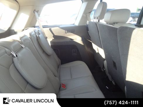 Used 2022 Lincoln Aviator Reserve w/ Equipment Group 201A RWD image 11