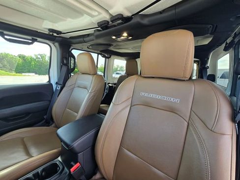 Used 2023 Jeep Wrangler Unlimited Rubicon w/ Safety Group AWD/4WD image 25