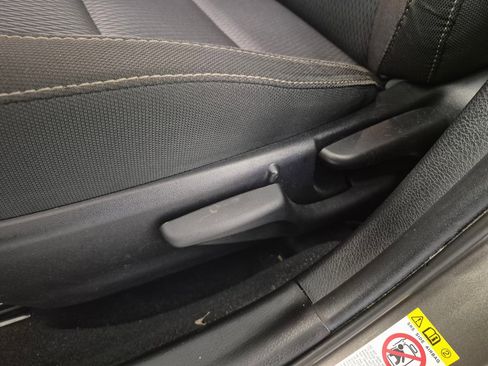 Used 2018 Toyota Corolla L image 15