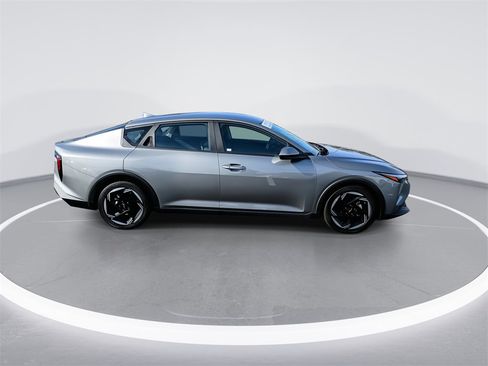 Certified 2025 Kia K4 EX image 9