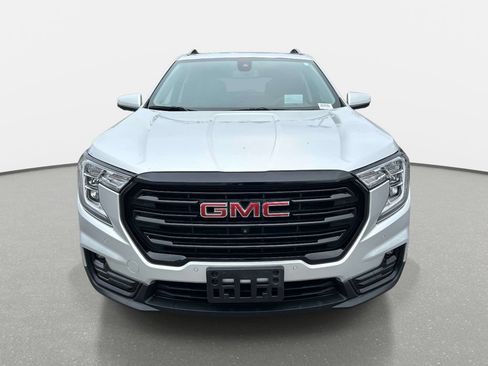 Used 2022 GMC Terrain SLT w/ Infotainment Package II AWD/4WD image 8