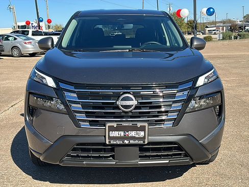 Certified 2025 Nissan Rogue SV image 11