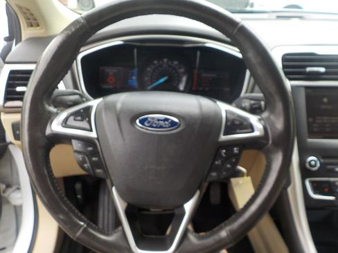 Used 2016 Ford Fusion SE w/ Equipment Group 202A FWD image 15