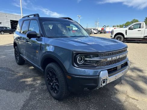 Used 2025 Ford Bronco Sport Badlands AWD/4WD image 11