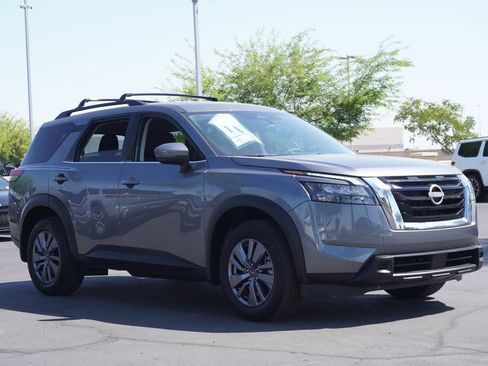 New 2025 Nissan Pathfinder SV image 4