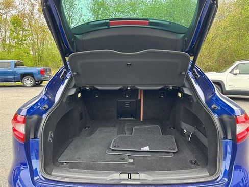 Used 2020 Maserati Levante image 14