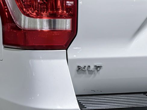 Used 2019 Ford Expedition XLT w/ Equipment Group 202A image 12