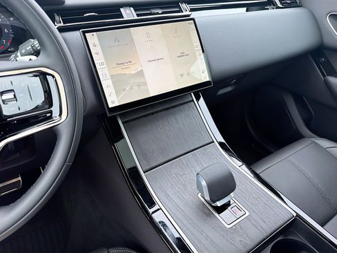 New 2026 Land Rover Range Rover Velar Belgravia AWD/4WD image 37