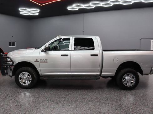 Used 2016 RAM 2500 Tradesman w/ Chrome Appearance Group AWD/4WD image 2