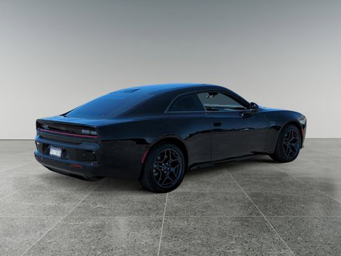 Used 2024 Dodge Charger R/T w/ Plus Group image 5