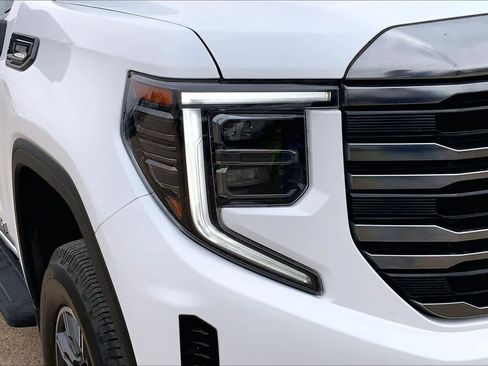 Used 2024 GMC Sierra 1500 AT4 w/ Technology Package AWD/4WD image 28