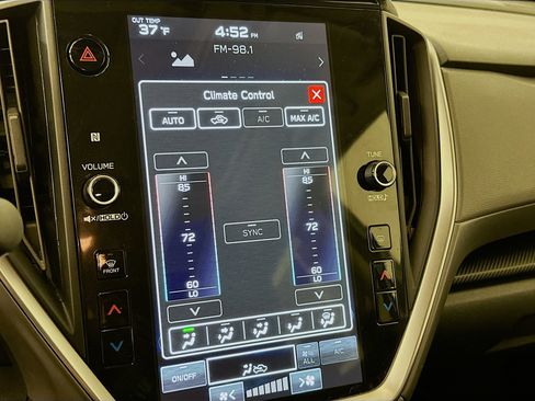 Used 2024 Subaru Crosstrek 2.0i Premium image 23