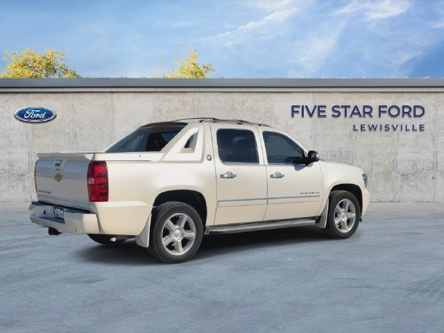 Used 2012 Chevrolet Avalanche LTZ AWD/4WD image 8