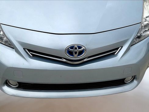 Used 2014 Toyota Prius V Five FWD image 33