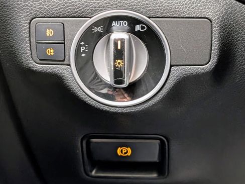 Used 2017 Mercedes-Benz GLA 250 4MATIC image 31