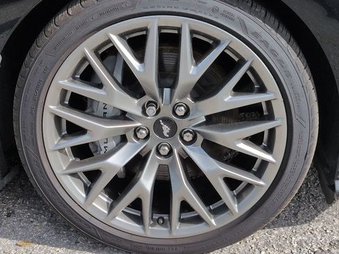 Used 2025 Ford Mustang GT Premium RWD image 11