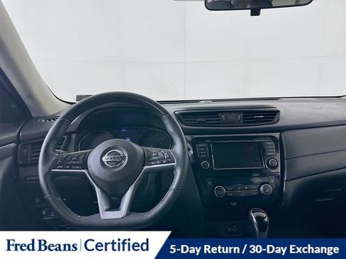 Used 2018 Nissan Rogue SV w/ Premium Package image 24