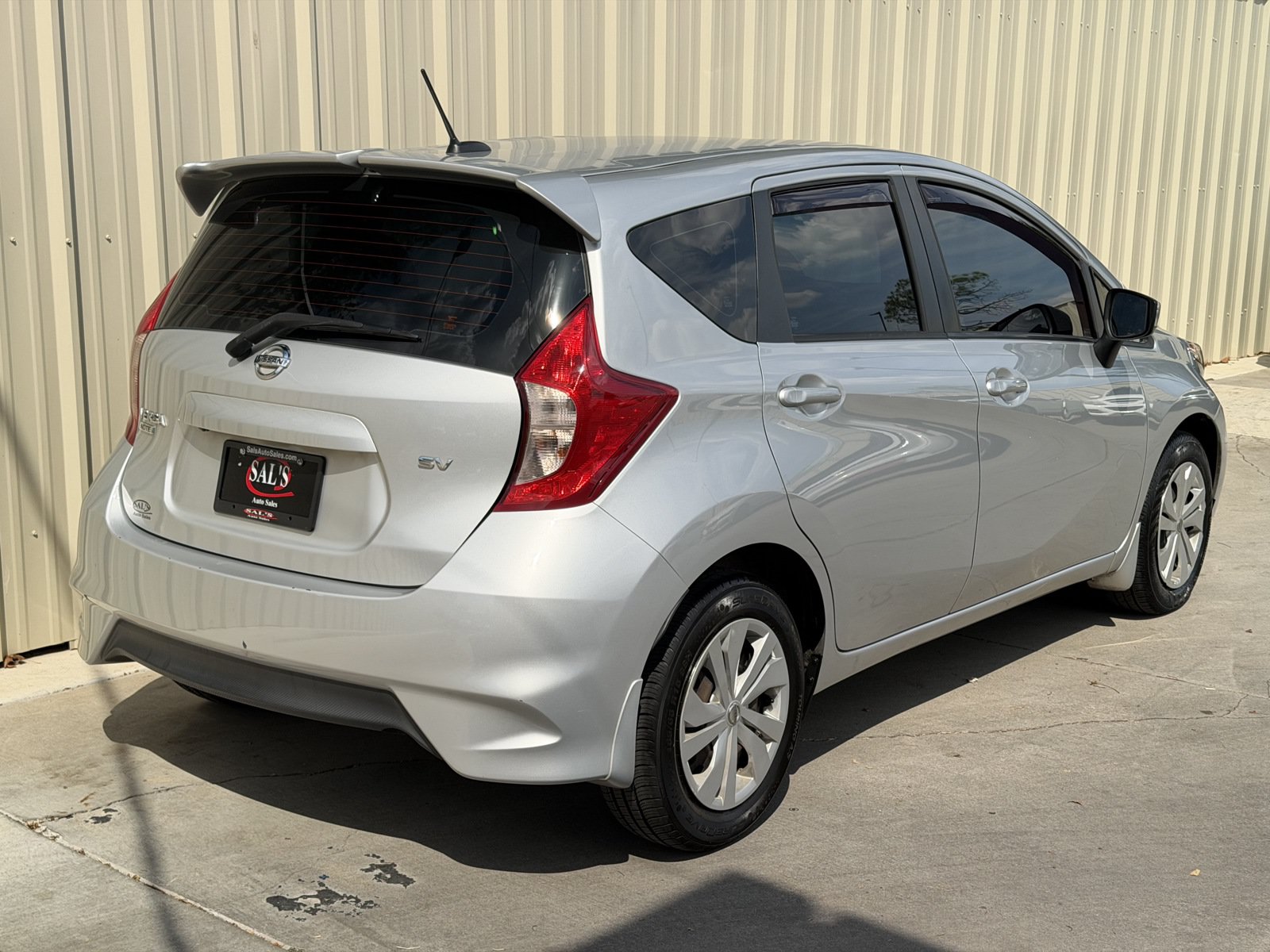 Used 2018 Nissan Versa Note SV FWD image 5