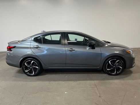 Used 2024 Nissan Versa SR FWD image 2