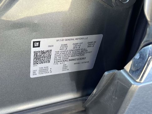 Used 2021 GMC Acadia Denali w/ Denali Ultimate Package image 19