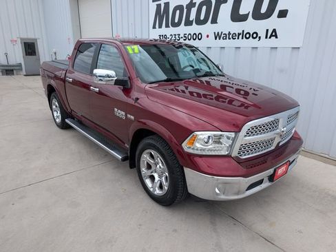 Used 2017 RAM 1500 Laramie w/ Convenience Group AWD/4WD image 8