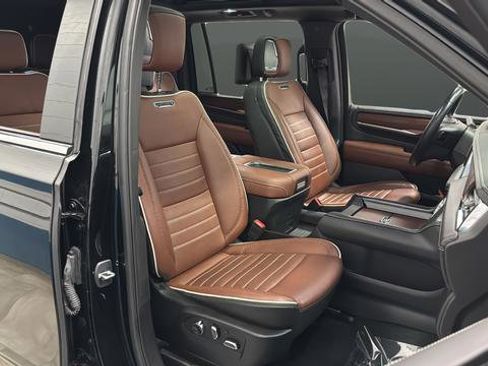 Used 2023 GMC Yukon XL Denali Ultimate image 23