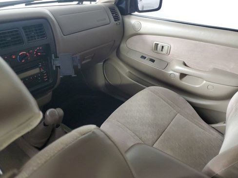 Used 2003 Toyota Tacoma 4x4 Xtracab V6 image 10