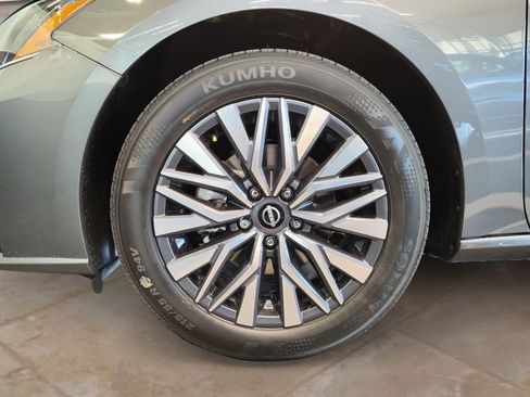 New 2025 Nissan Altima 2.5 SV image 25