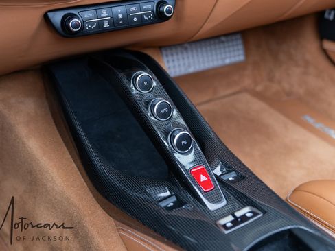 Used 2022 Ferrari 812 GTS image 39