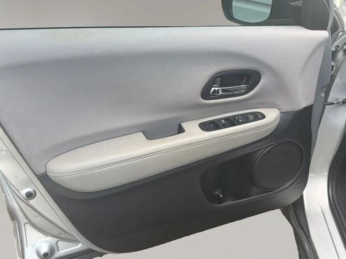 Used 2016 Honda HR-V LX image 34