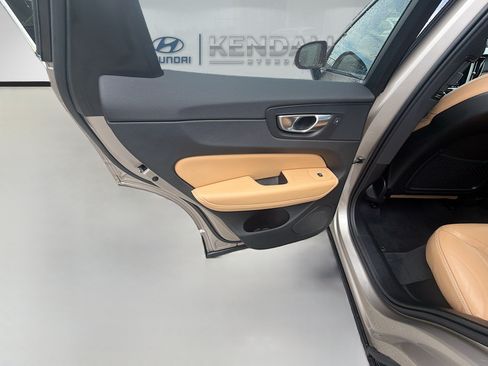 Used 2024 Volvo XC60 B5 Ultimate AWD/4WD image 23