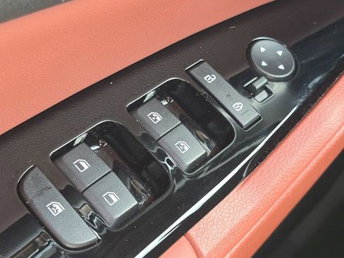 Used 2024 Kia Sportage SX image 28