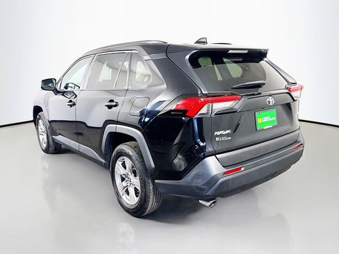 Used 2022 Toyota RAV4 XLE w/ Convenience Package image 7