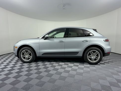 Used 2020 Porsche Macan AWD/4WD image 2