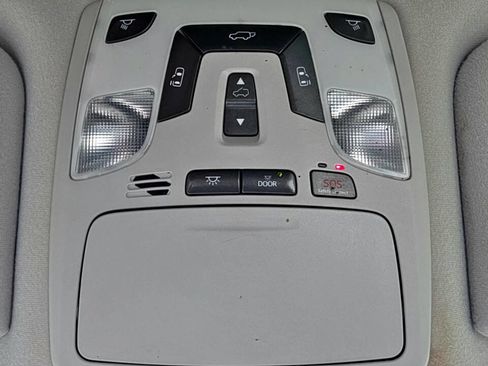 Used 2013 Toyota Sienna XLE image 47