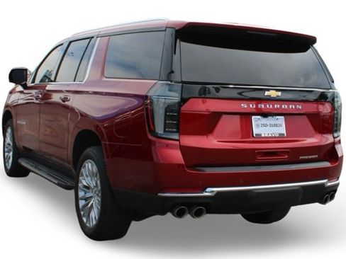 Used 2025 Chevrolet Suburban Premier image 7