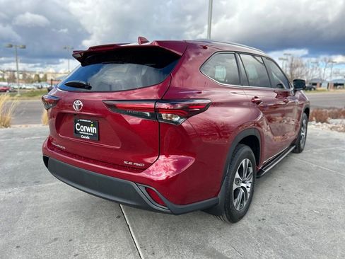 Used 2026 Toyota Highlander XLE image 8