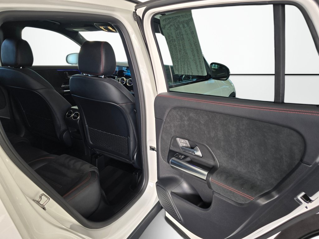 Used 2022 Mercedes-Benz GLA 250 4MATIC image 38