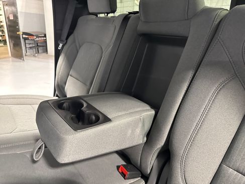 Used 2022 RAM 1500 Big Horn AWD/4WD image 39