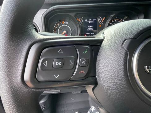 New 2025 Jeep Gladiator Sport image 27