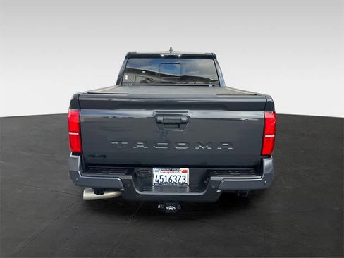 Used 2024 Toyota Tacoma TRD Sport w/ TRD Sport Upgrade Package image 5