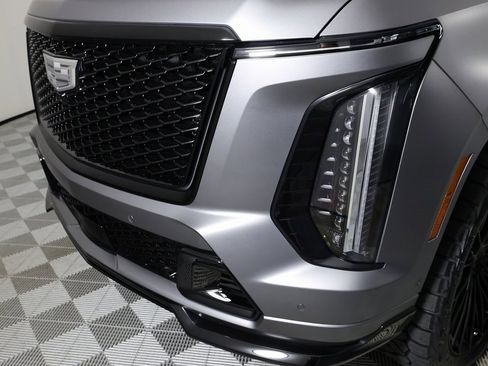 Used 2026 Cadillac Escalade V w/ LPO, Onyx Lite Package image 51