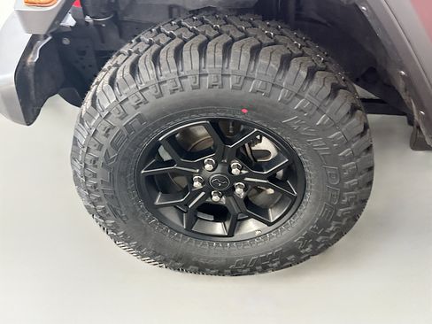 Used 2025 Jeep Wrangler Unlimited Sport AWD/4WD image 11