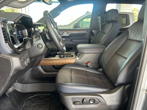 Used 2026 Chevrolet Silverado 1500 High Country AWD/4WD image 12