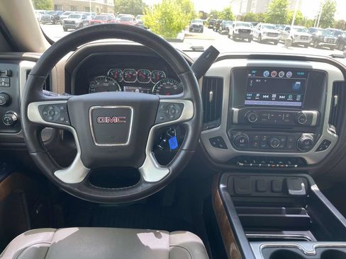 Used 2018 GMC Sierra 1500 SLT AWD/4WD image 13